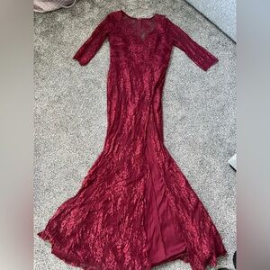 Chic Long Sleeve Lace Gown in Burgundy